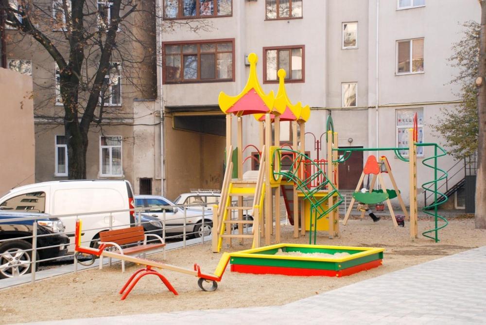 Нові Апартаменти 83 Ivano-Frankivsk Buitenkant foto