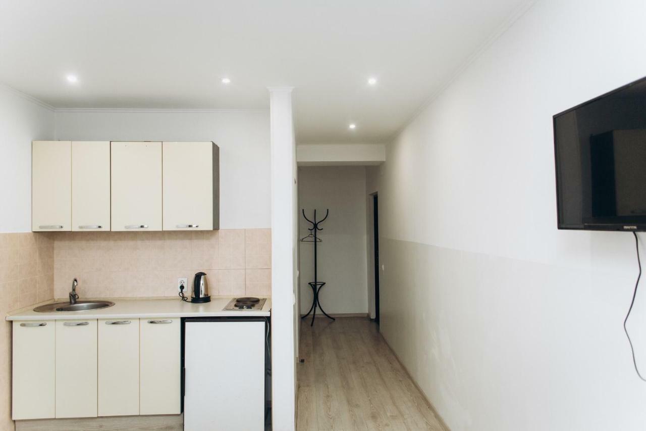 Нові Апартаменти 83 Ivano-Frankivsk Buitenkant foto